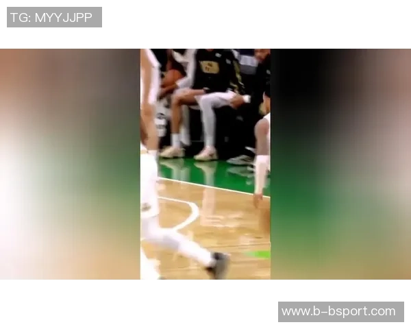 西蒙斯强调高强度防守是绿军标准努力融入球队防守体系