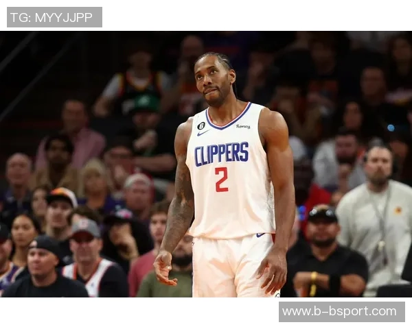 莱昂纳德全场表现出色19投11中砍下33分5篮板5助攻3抢断1盖帽正负值高达31