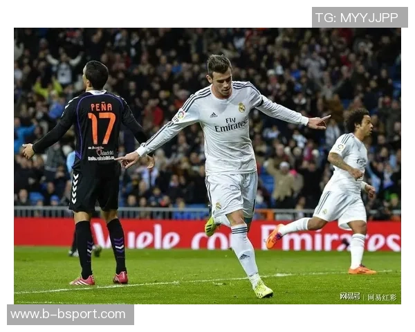 奥多贝尔精准传中特尔头球击中横梁险些破门