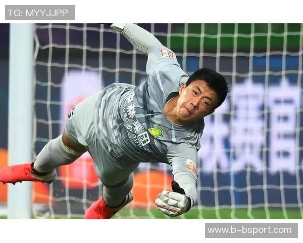 法比奥幽默回应裤子破洞事件揭示他为比赛付出的努力与坚持